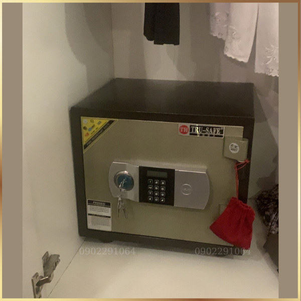 Lắp đặt két sắt Hàn Quốc trusafe HQ63DT trong hộc tủ quần áo