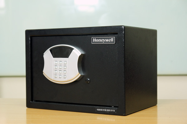 Két sắt mini nhập khẩu từ Mỹ Honeywell 5113 khoá điện tử