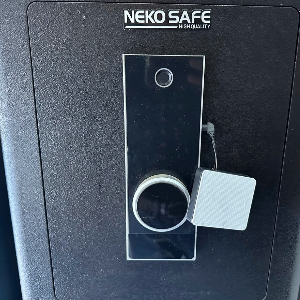 Cách sử dụng hộp tiếp PIN két sắt cho két sắt NEKO safe