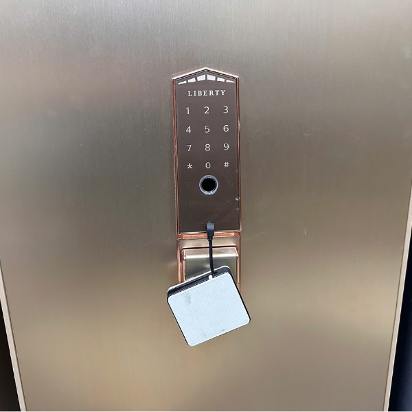 Cách sử dụng hộp tiếp PIN két sắt cho két sắt Liberty LBS5