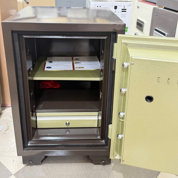 Nội thất két sắt chống cháy TH100DM khóa cơ đổi mã rộng bảo vệ tiền, vàng, trang sức...