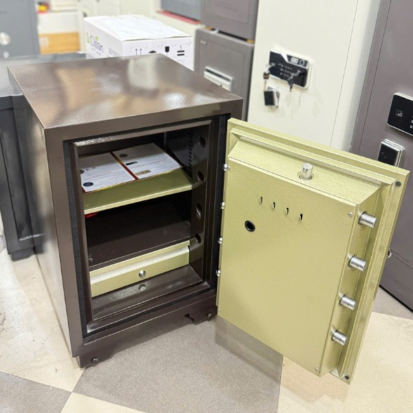 Két sắt khóa cơ đổi mã chống cháy trusafe TH100DM có cấu tạo chắc chắn an toàn