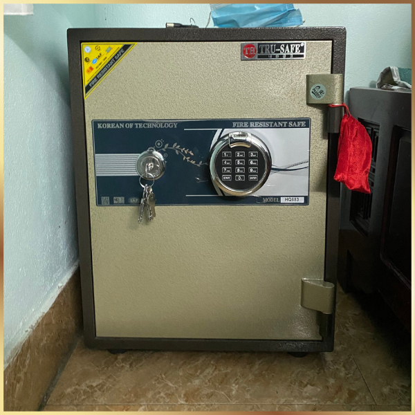 Hình ảnh thực tế lắp đặt két sắt vân tay Hàn Quốc W55HQ tại nhà khách hàng kèm hdsd