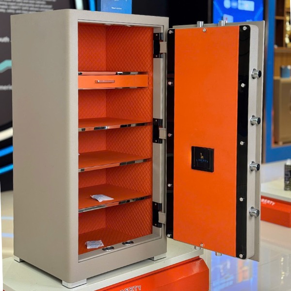 Két sắt Liberty LB1500 Pro vân tay có nội thất rộng bọc da màu cam