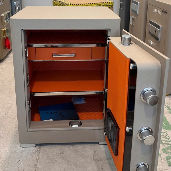 Hình ảnh Két sắt Liberty LB58 Pro vân tay điện tử kết nối điện thoại3