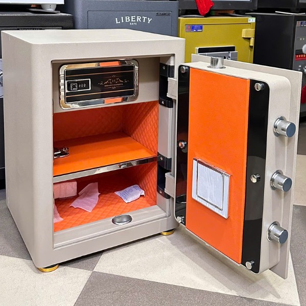 Nội thất két sắt Liberty LB58S màu gold bọc da cao cấp