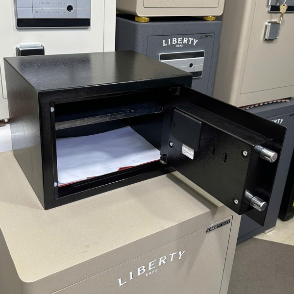 Nội thất két sắt mini vân tay BG250 để được giấy tờ