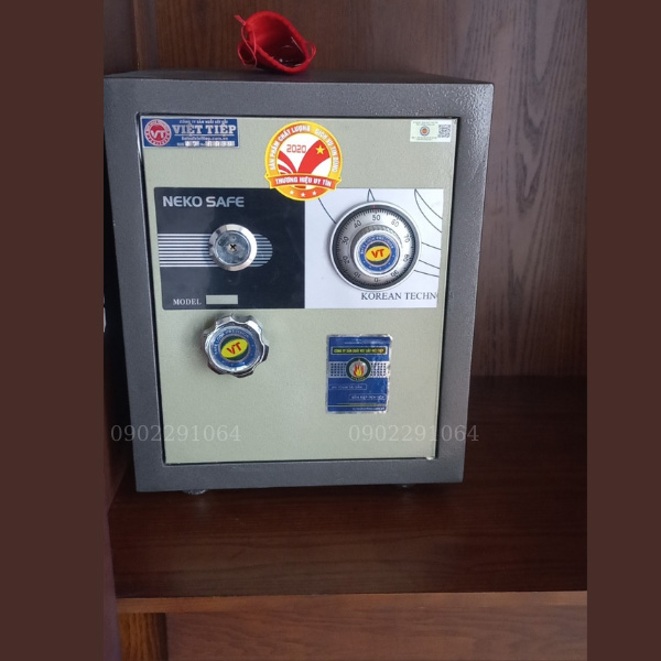 Lắp đặt  két sắt Việt Tiệp KW22C trong tủ