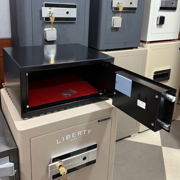 Hình ảnh Két sắt khách sạn cao cấp NAGA NG200LT mini màu trắng, đen4