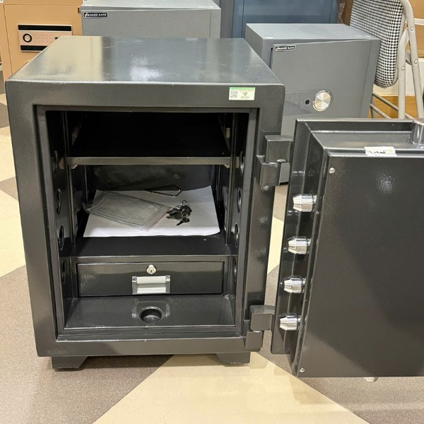 Hình ảnh Két sắt siêu cường Việt Tiệp KSC60FE vân tay điện tử1