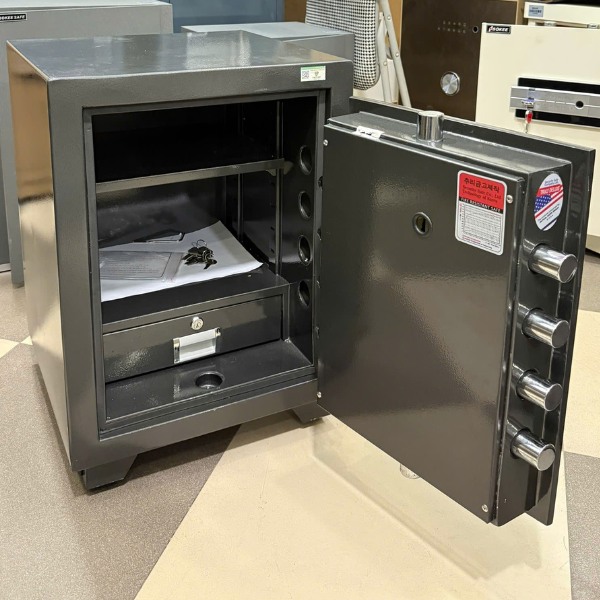 Két sắt siêu cường Việt Tiệp KSC60FE vân tay điện tử có nội thất rộng 3 ngăn