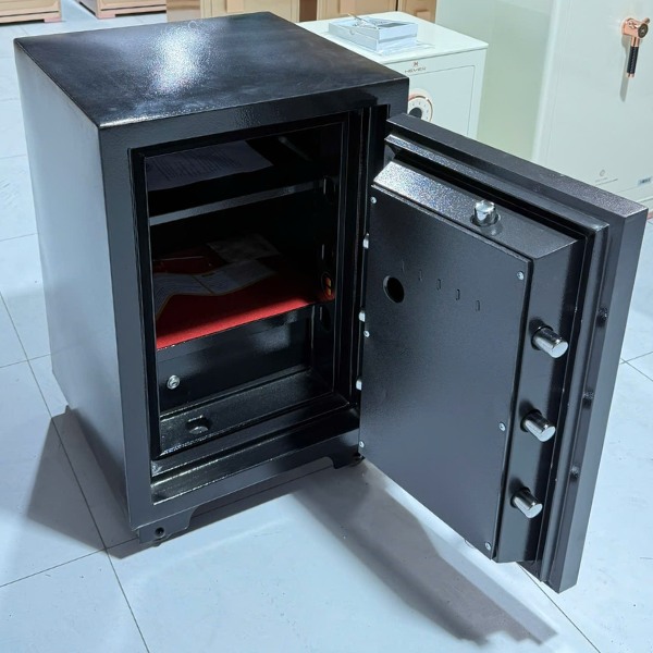 Nội thất két sắt Tokyo TKO88C rộng chia làm 3 ngăn rộng