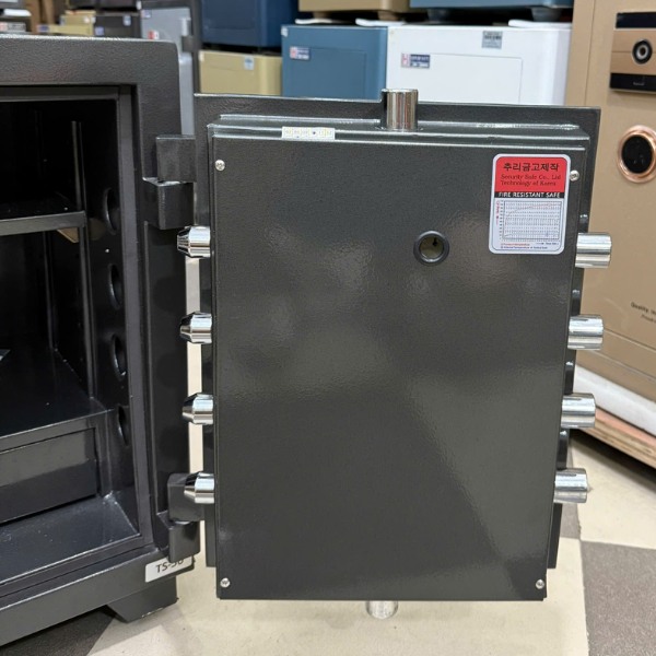 Hình ảnh Két sắt siêu cường Việt Nhật JP60FE vân tay điện tử2