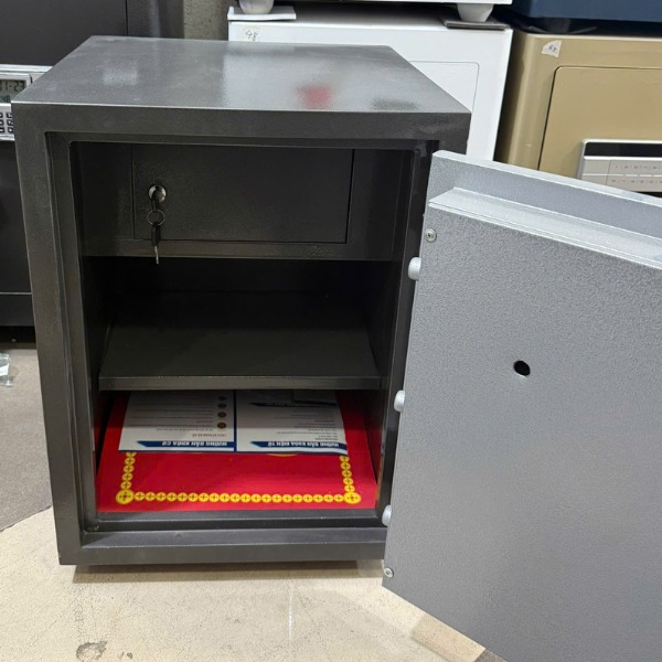 Hình ảnh Két sắt Việt Nhật VN38DM cơ đổi mã chống cháy1