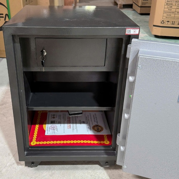 Két sắt chống cháy Việt Nhật VN79VT vân tay chống khoan phá an toàn cho gia đình