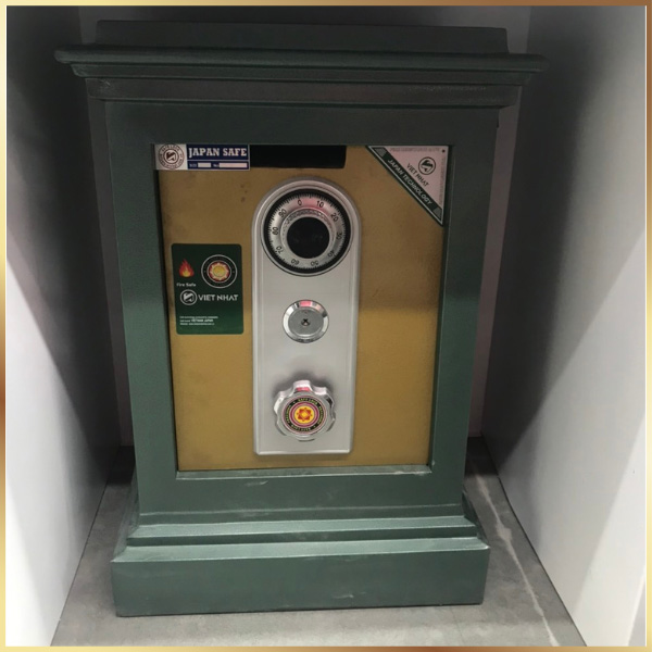 Lắp đặt két sắt có khe bỏ tiền việt nhật VN80CD cho hệ thống cửa hàng tiện lợi Circle K