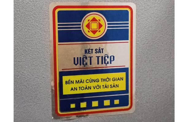 Nhận biết két sắt Việt Tiệp qua tem chống cháy