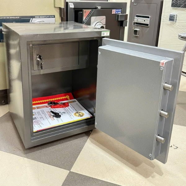 Nội thất két sắt Việt Tiệp KW52E-PN màu ghi xám rộng để được giấy tờ tiền vàng