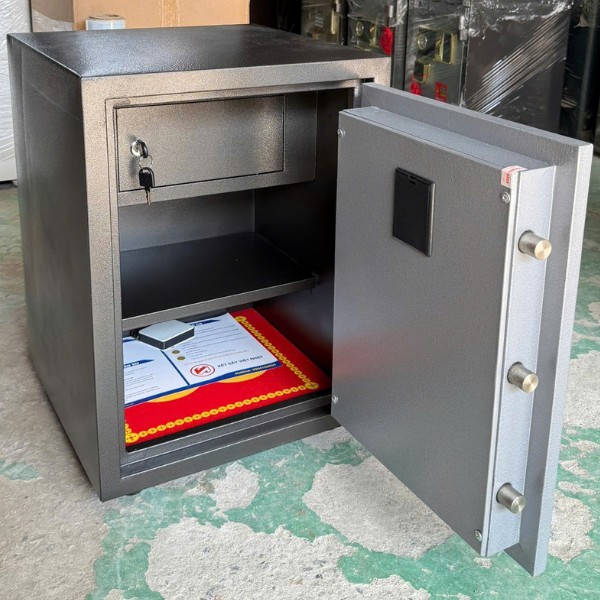 Nội thất két sắt Việt Tiệp KW55VT rộng chia làm 3 ngăn