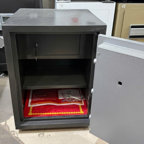 Hình ảnh Két sắt khóa cơ đổi mã Việt Tiệp KW58DM cho gia đình văn phòng1