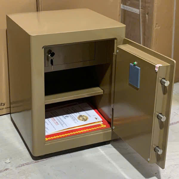 Nội thất Két sắt chống cháy Việt Tiệp KW58SCE điện tử màu vàng chia làm 3 ngăn rộng