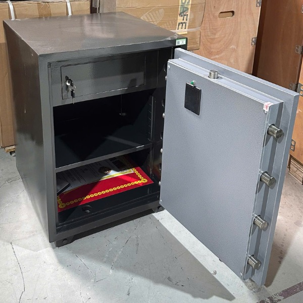 Nội thất Két sắt Việt Tiệp KW88FE rộng để được hồ sơ tài liệu