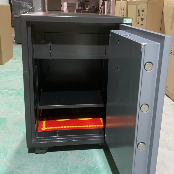  Két sắt Việt Tiệp KW99DM ghi xám Cơ đổi mã có nội thất rộng 3 ngăn