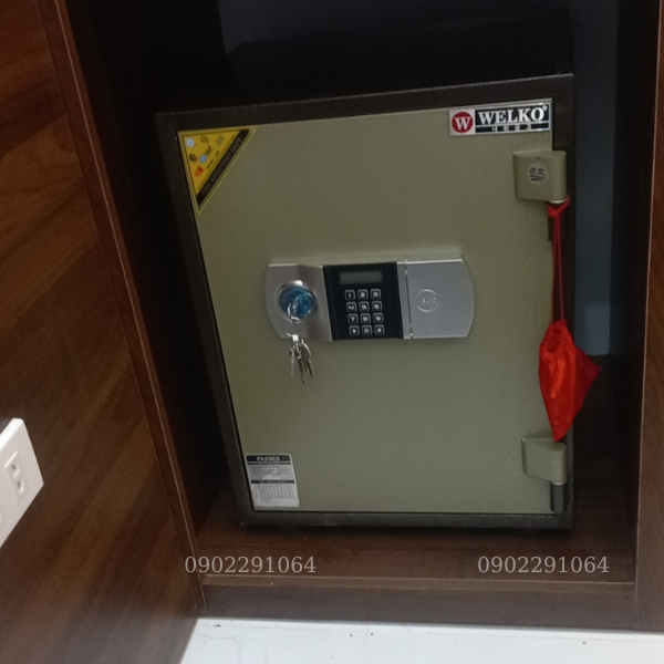 Hình ảnh thực tế lắp đặt két sắt Welko KCC55DT điện tử tại nhà khách hàng