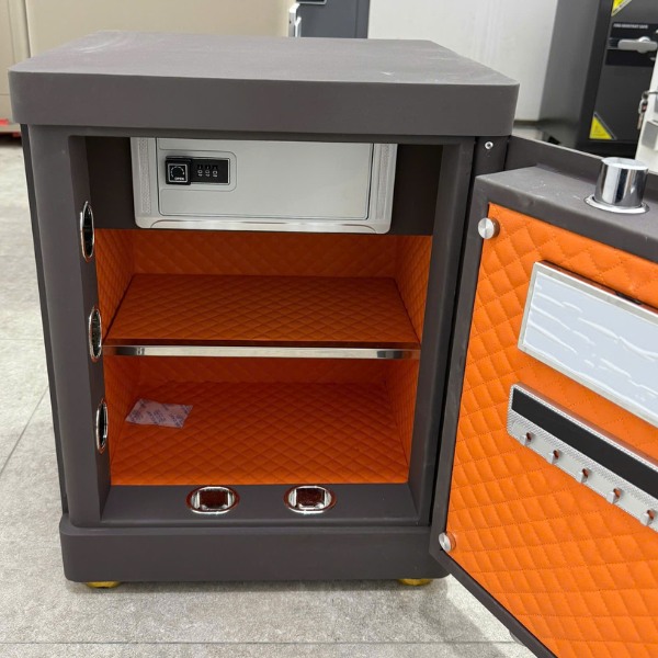 Nội thất két sắt đầu giường BK50FI khuôn mặt chia làm 3 ngăn