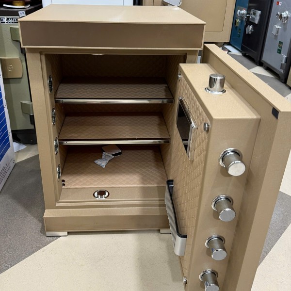 Két sắt xuân hòa Bokee BK68H làm bằng thép đúc nguyên khối không có bê tông và cát bên trong