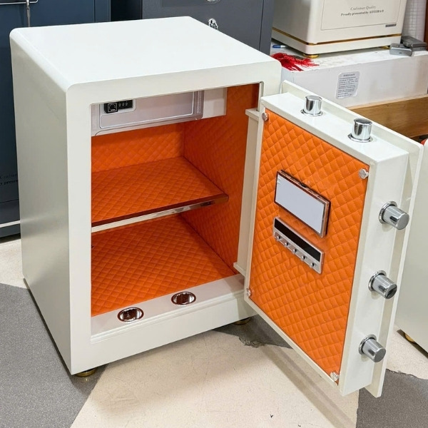 Nội thất két sắt KIVA KV-60AH vân tay cao cấp chia làm 3 ngăn rộng